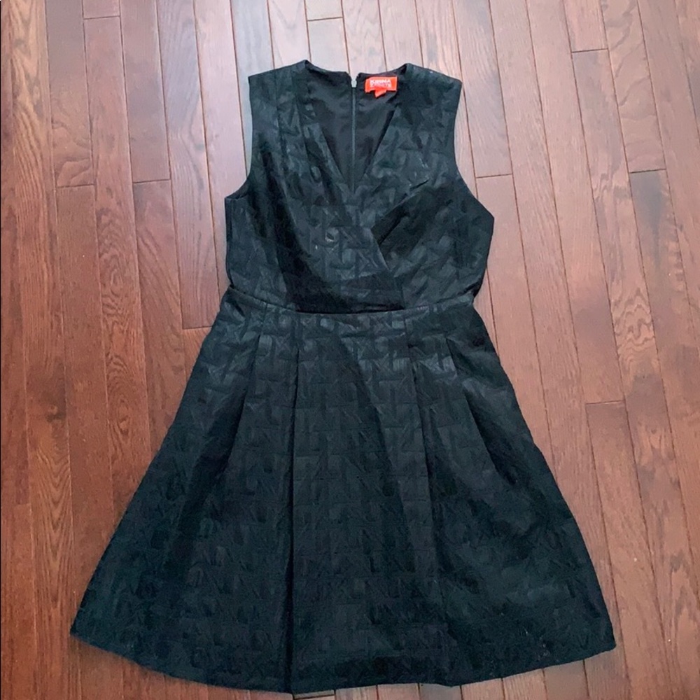 Deep V pleated a line dress
